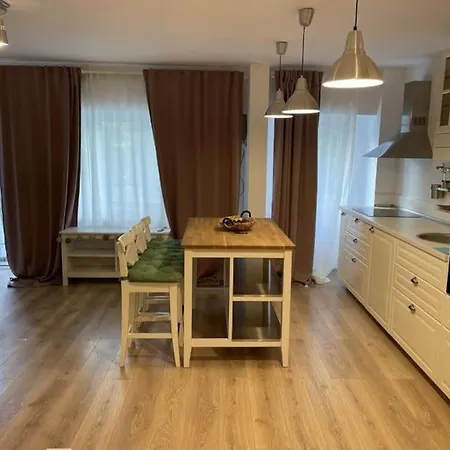 Apartment Lovely One Bedroom Next Mall Vitan