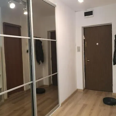 Apartment Lovely One Bedroom Next Mall Vitan Bucharest