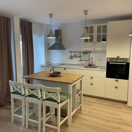 Lovely One Bedroom Next Mall Vitan Apartamento *