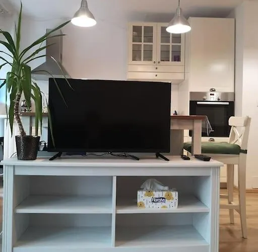 Lovely One Bedroom Next Mall Vitan Apartment *
