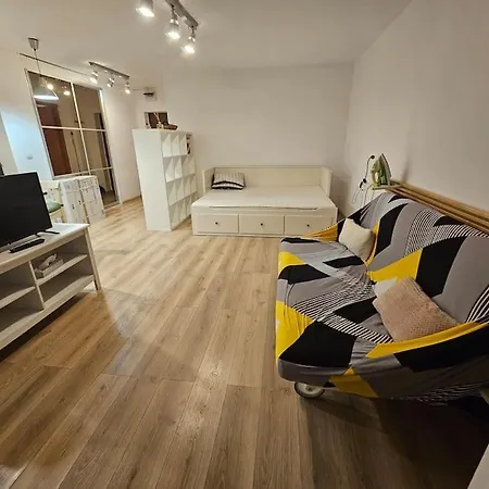 Lovely One Bedroom Next Mall Vitan Apartman *